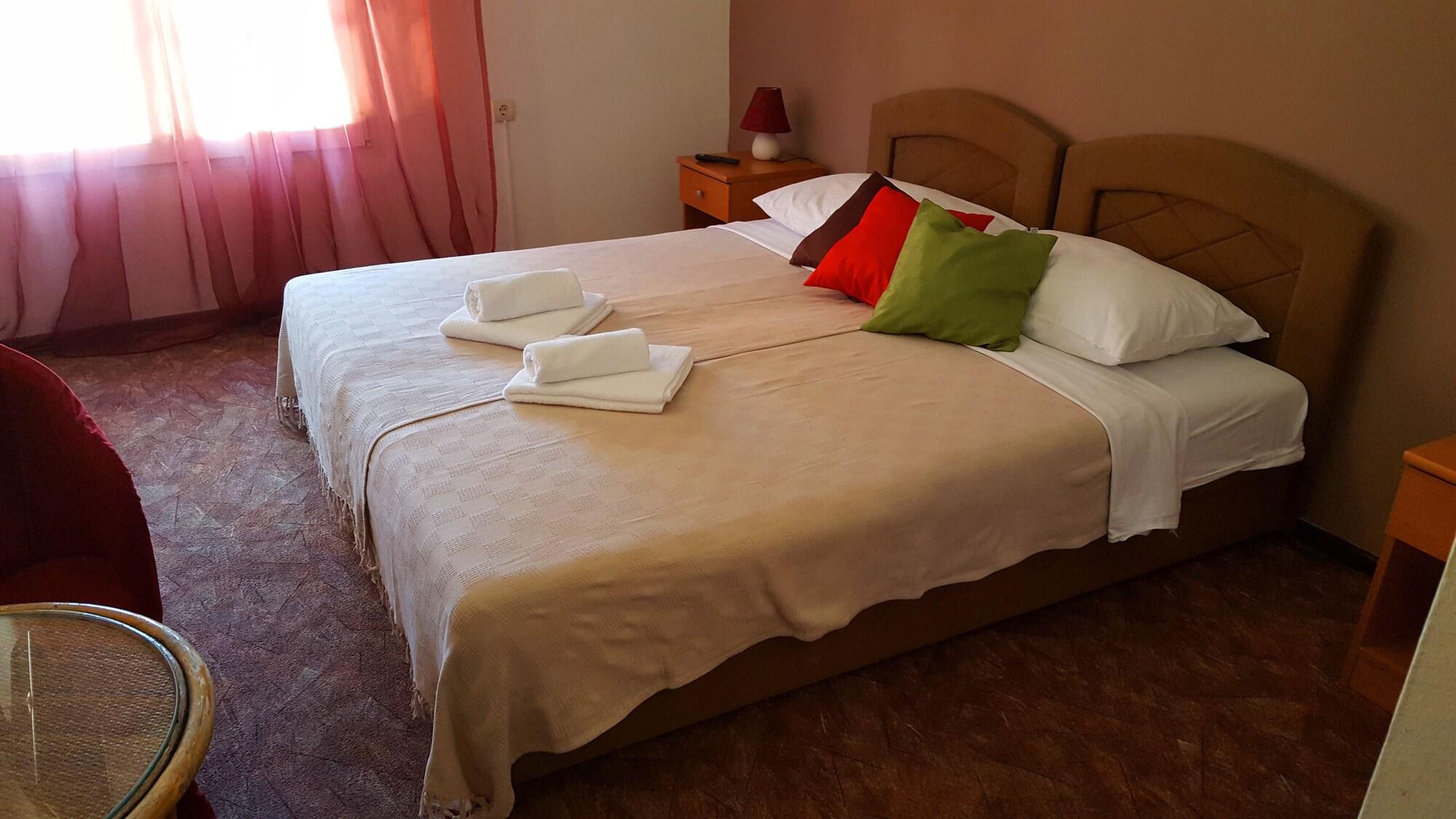 Pansion Park Bed & Breakfast Slunj Dış mekan fotoğraf