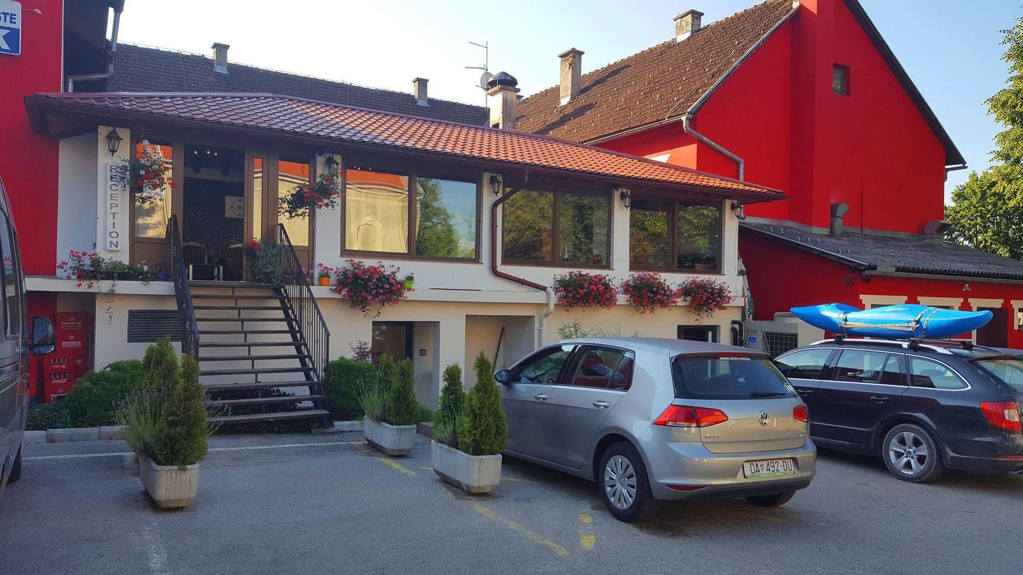 Pansion Park Bed & Breakfast Slunj Dış mekan fotoğraf